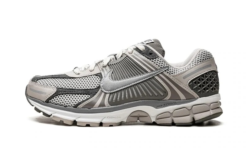 NIKEZOOM VOMERO 5"Iron Ore"