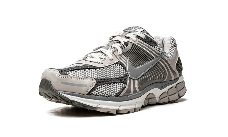 NIKEZOOM VOMERO 5"Iron Ore"