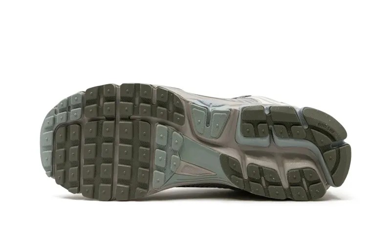 NikeAir Zoom Vomero 5"Light Orewood Brown"
