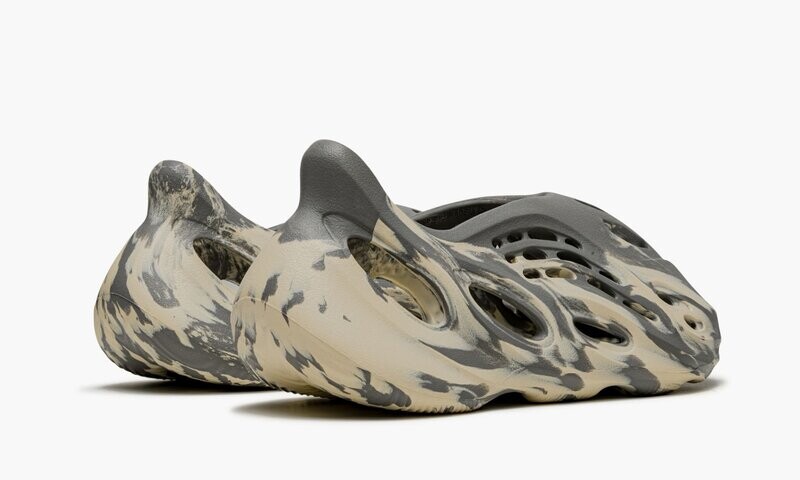 ADIDAS YEEZY YEEZY FOAM RUNNER MXT "Moon Gray"