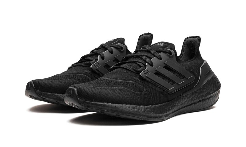 ADIDAS W ULTRABOOST 22 "Triple Black"