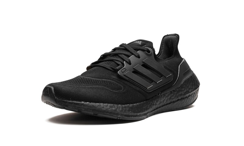 ADIDAS W ULTRABOOST 22 "Triple Black"